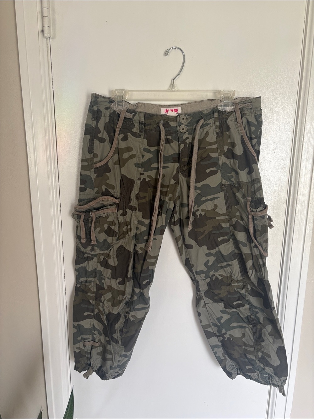 dear ab Amanda Bynes Camo Cargo Capris with Utility Pockets -